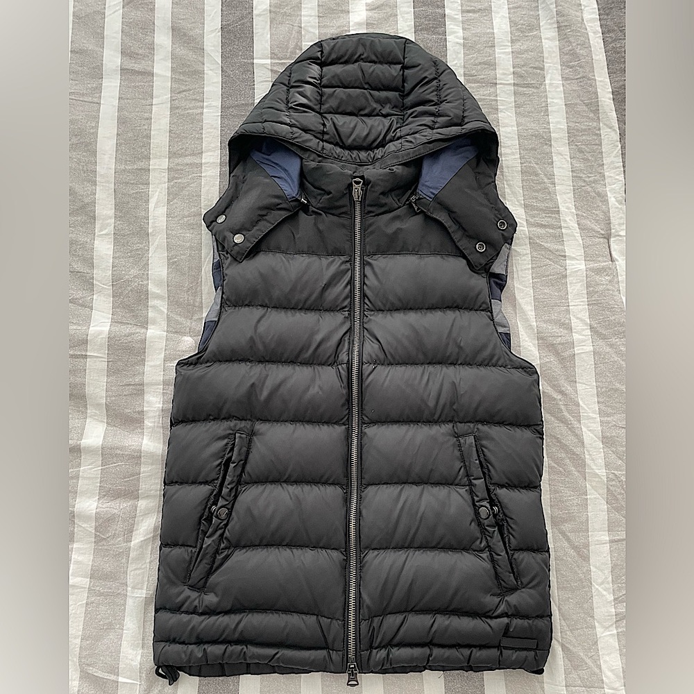 Burberry Unisex dark gray, navy blue hooded puffer vest.